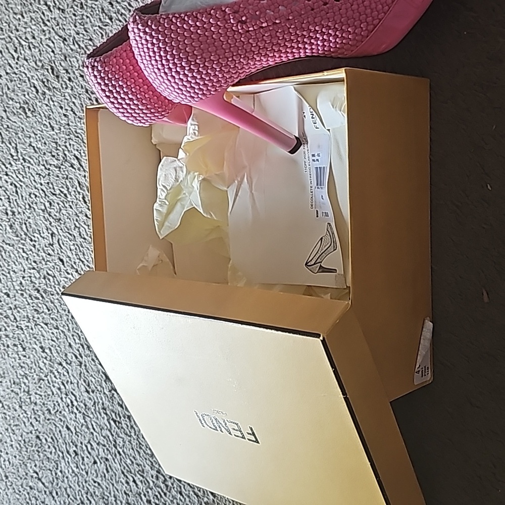 Pink Fendi - Picture 7 of 8